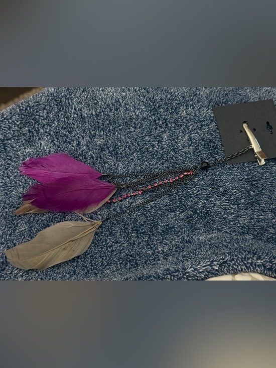 Feather Hair Clip Accessory in Purple and Gray - Picture 4 of 5